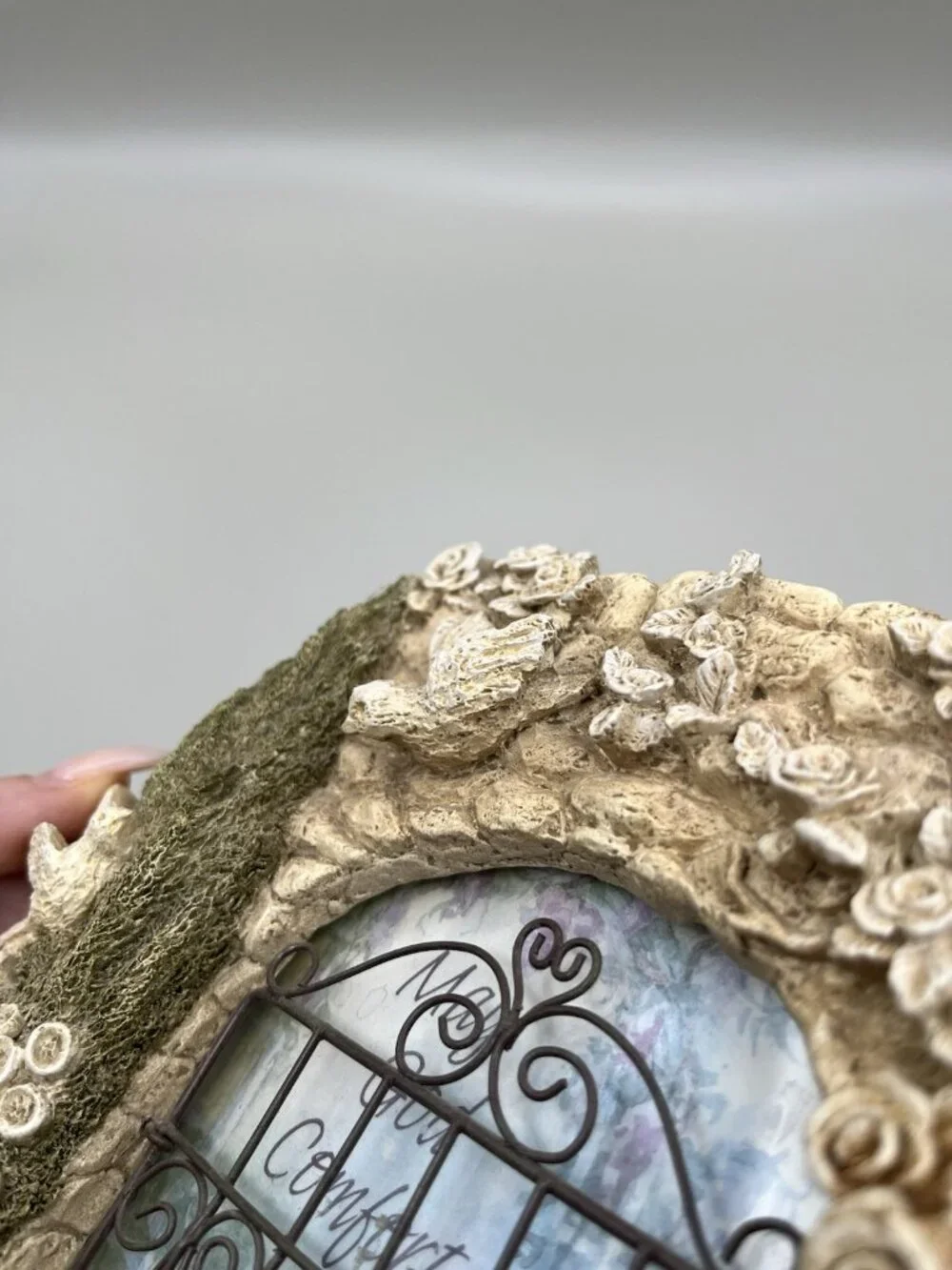 Y2K 3D Resin Victorian Gated Garden Hand Painted Easel Frame Cherub 4x6 Memorial